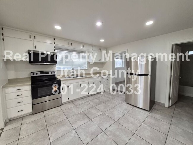 Building Photo - 30 S 100 W