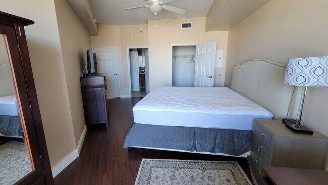 Building Photo - ***GORGEOUS FURNISHED 1 BEDROOM CONDO AT A...