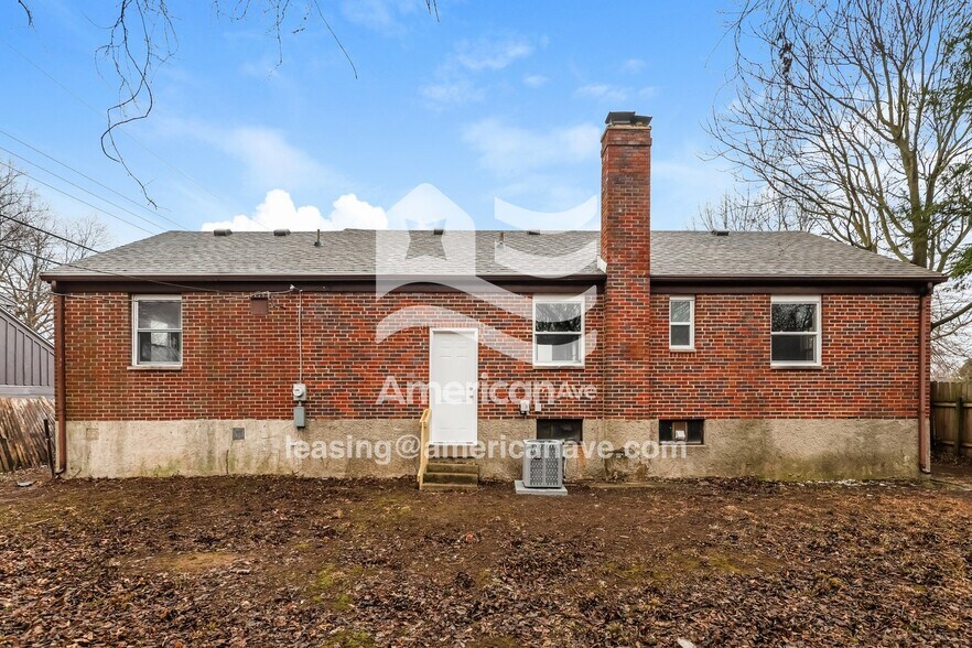 Building Photo - 4311 Winona Ave