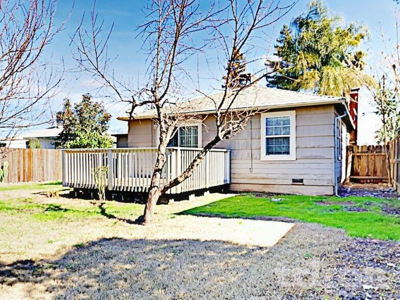 Building Photo - 684 Brown Ave