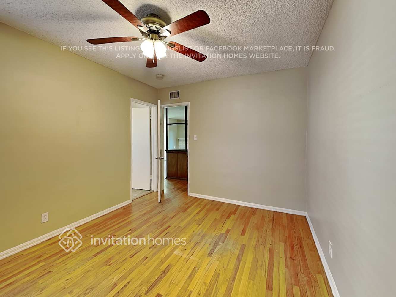 Building Photo - 15040 Valerio St