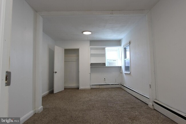 Building Photo - 104 Lincoln Ave SW