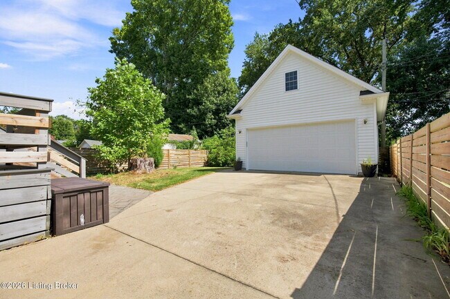 Building Photo - 3518 Hycliffe Ave