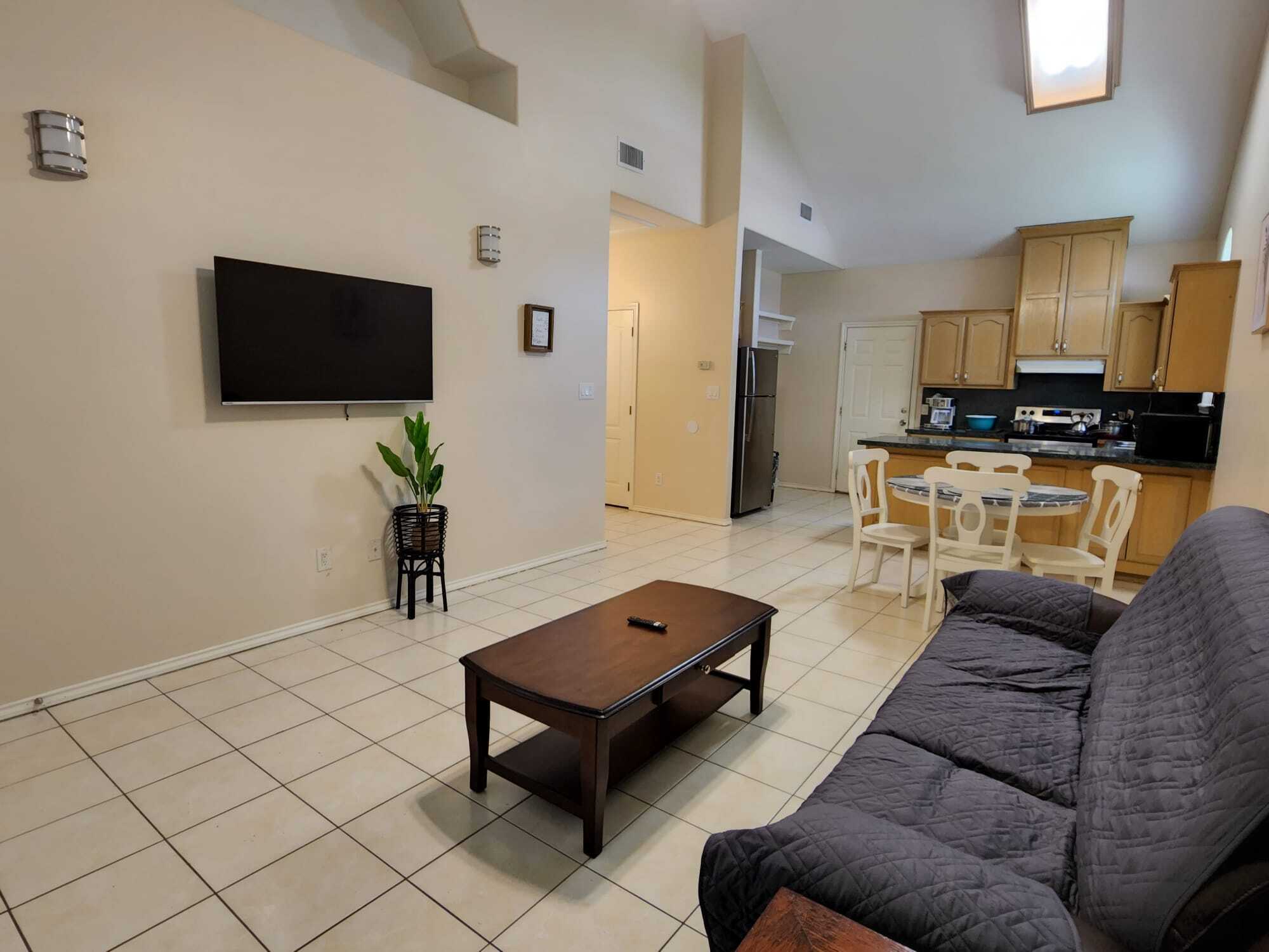 Building Photo - 3810 W Sarah Evans