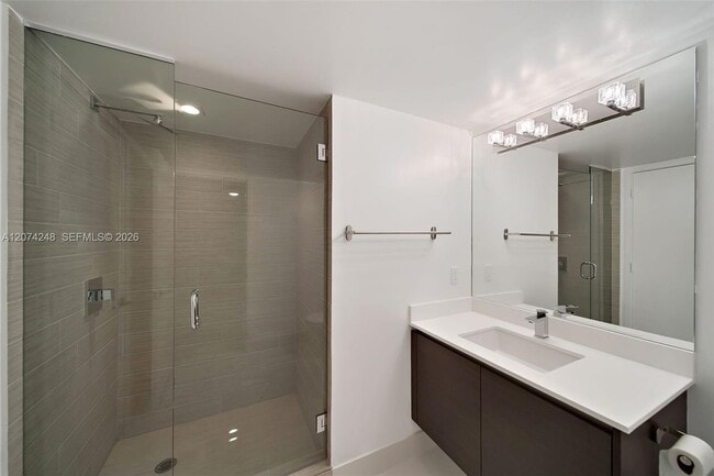 Building Photo - 300 Sunny Isles Blvd