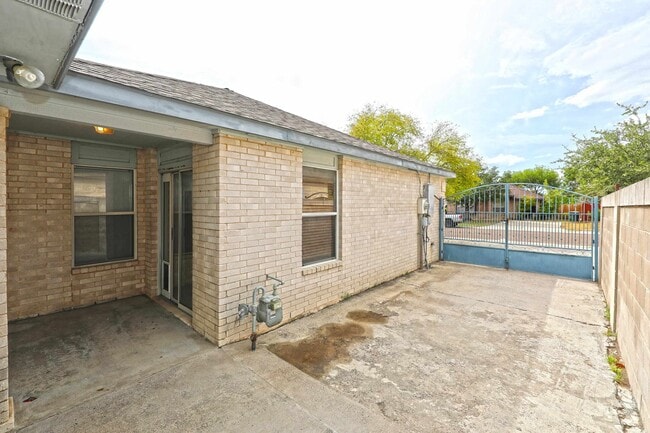 Building Photo - 1851 Arctic Ct