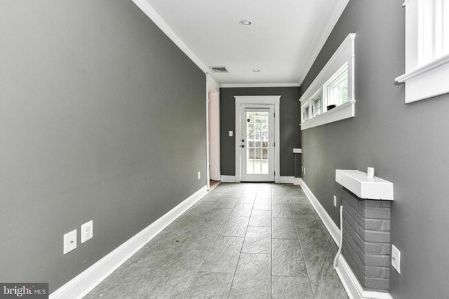 Building Photo - 209 W Myrtle St