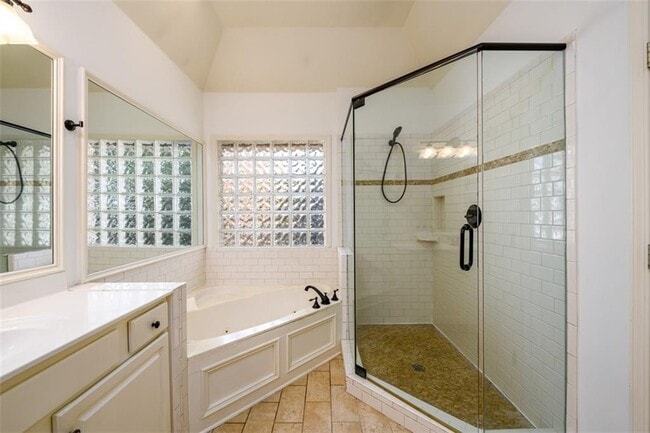 Building Photo - 1560 Oak Park Cove