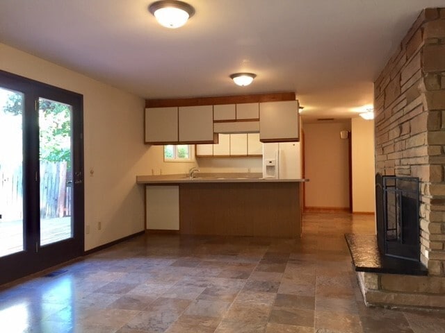 Building Photo - Beautifully Refinished 4BR 2BA Home on Lar...