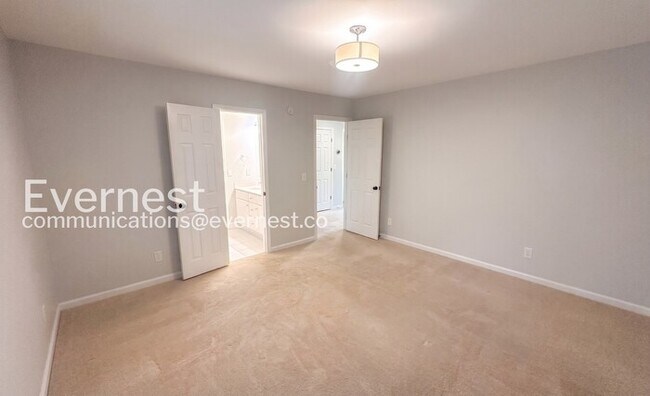 Building Photo - 4 Bed, 3.5 Bath Home with Garage / Pet-Friendly / Available Now!