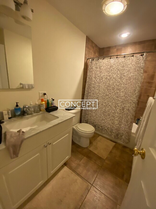 Building Photo - 10 Selkirk Rd