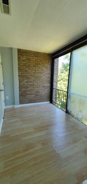 Building Photo - 8645 Greenbelt Rd