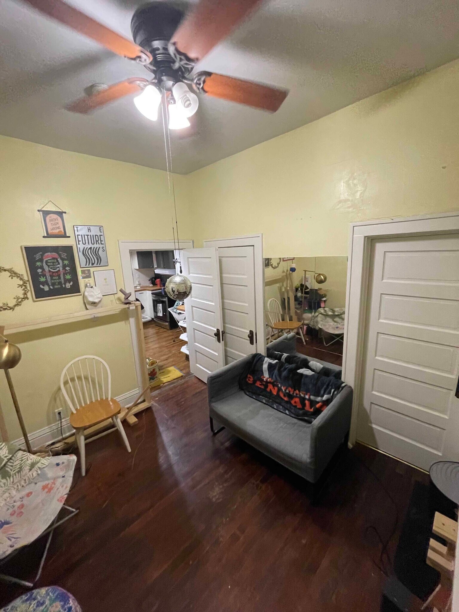Small Bed - 917 East 19th Street