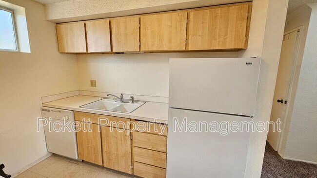 Building Photo - 1621 Trenton Ave