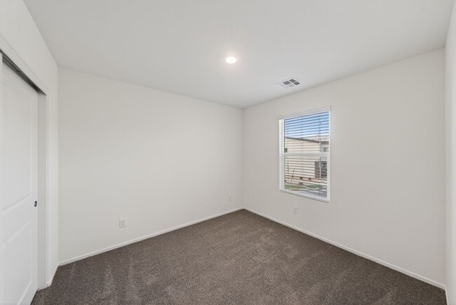Building Photo - Beautiful Brand New Townhome in North Las Vegas