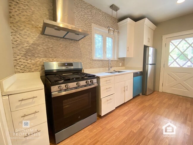 Building Photo - Charming 3bd/2ba Home on Sonoma Highway