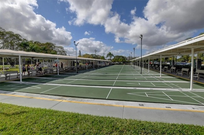 Building Photo - 167 Newport Dr