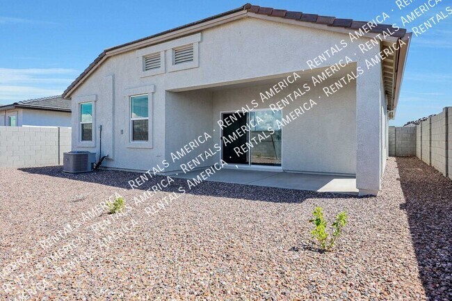 Building Photo - 18436 W Artemisa Ave