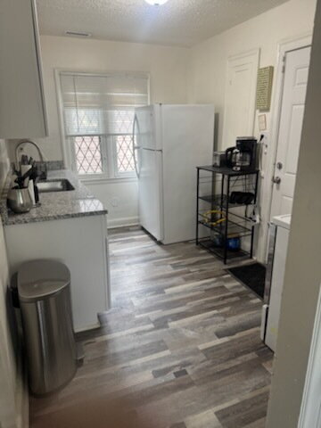 Building Photo - 2-Bedroom Duplex in Detroit's Heart – Comfort Meets Convenience!