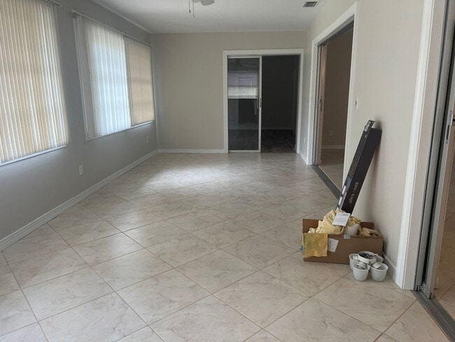 Building Photo - 2BR+Bonus Room/2 bathroom SFH on Venice Is...