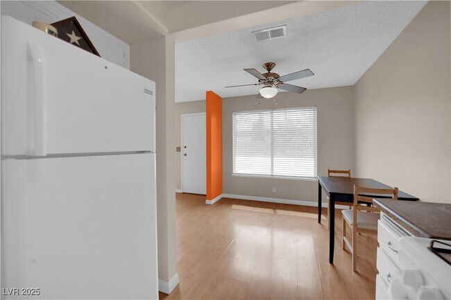 Building Photo - 2248 Short Pine Dr
