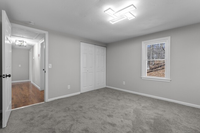 Building Photo - 40 Harkness Dr