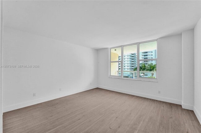 Building Photo - 5600 Collins Ave