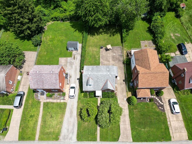 Building Photo - Charming 3-Bedroom Home on a Quiet Street ...
