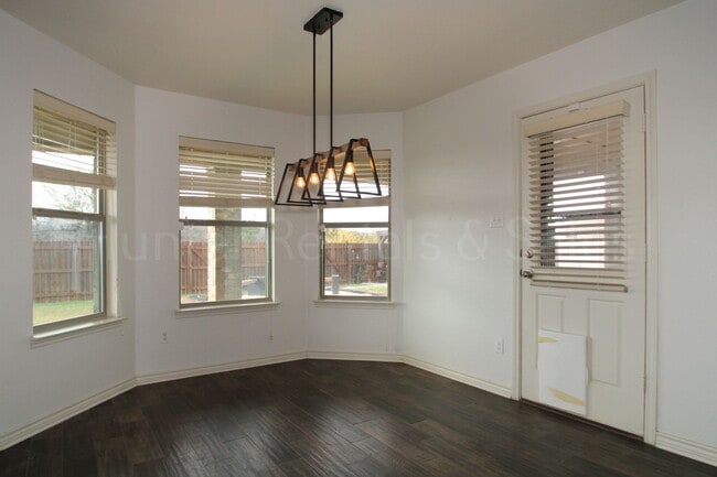 Building Photo - 4 Bedroom in Copperas Cove’s House Creek N...