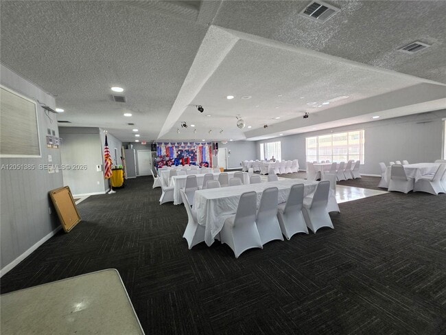 Building Photo - 1820 SW 81st Ave
