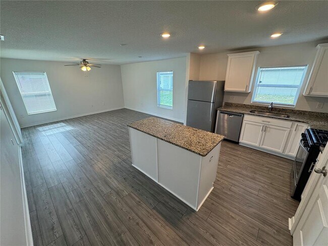 Building Photo - 233 Kensington View Blvd