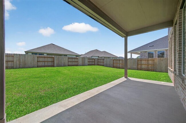 Building Photo - 32006 Medallion Oaks Trl