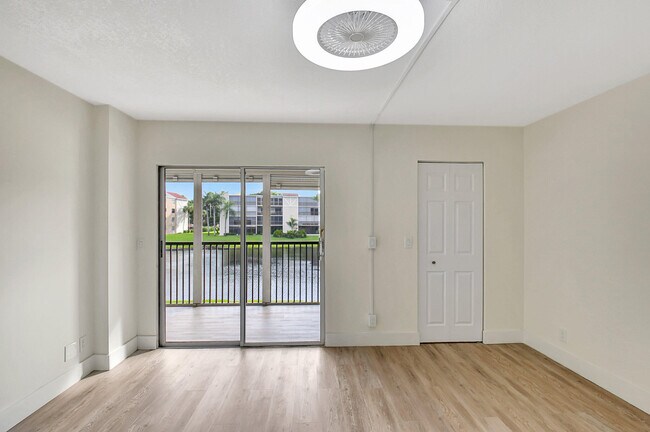 Building Photo - 14360 Strathmore Ln