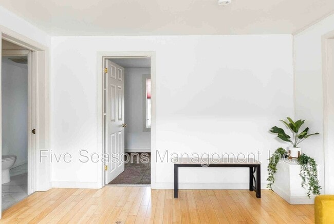Building Photo - 133 Elmwood Ave
