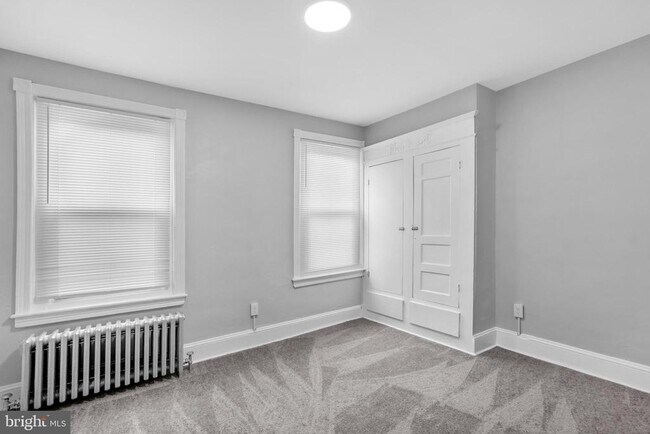 Building Photo - 3231 Hope St