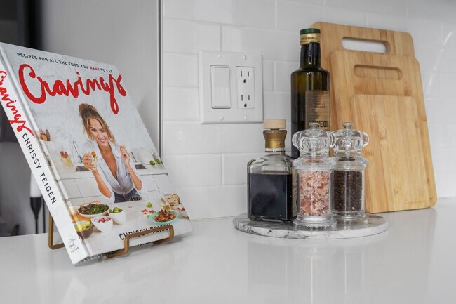 Building Photo - 330 W 58th St