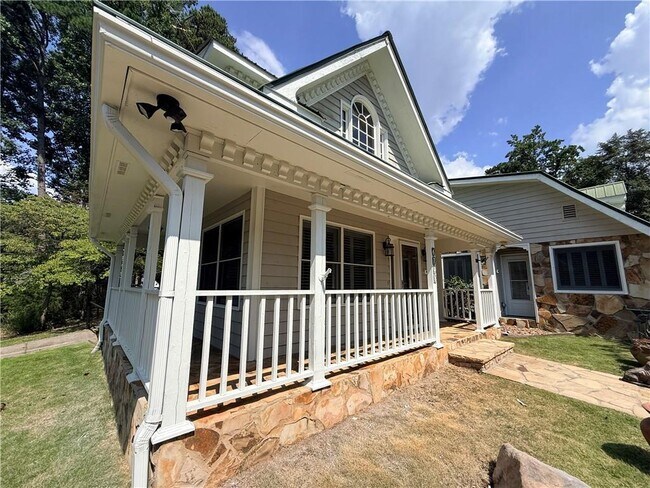 Building Photo - 6708 Bass Cir