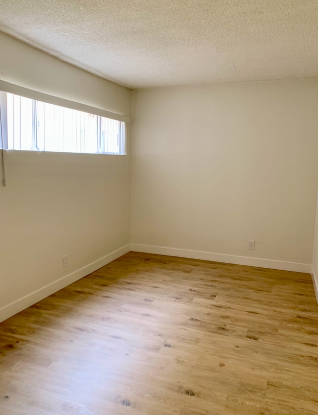 Building Photo - Cozy 1 bedroom unit located in Canoga Park with Laundry On-site and Community Pool!