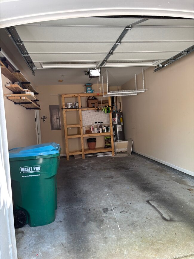 Building Photo - 121 Riverwatch Ct