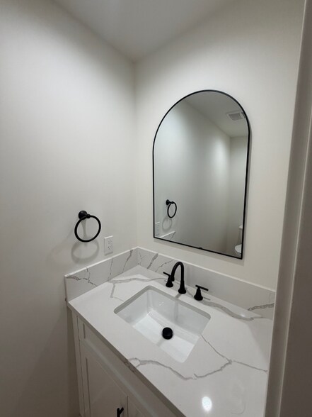 Building Photo - 4935 Cloud Ave