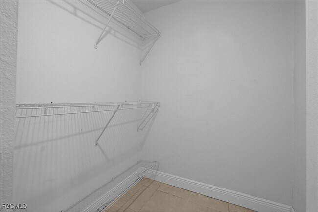 Building Photo - 6322 Royal Woods Dr