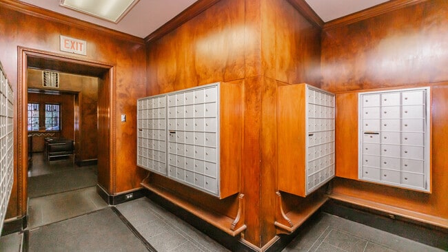 Building Photo - 1100 N Dearborn St
