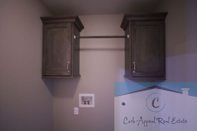 Building Photo - Beautiful, spacious 3 bed / 2 bath recently built home (Nettleton Schools) - fenced back yard!!