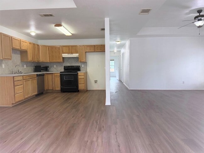 Building Photo - 142 Nuuanu Ln