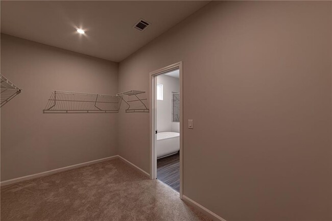 Building Photo - 212 Birchwood Row