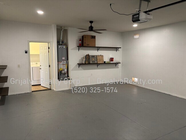 Building Photo - 182 E Corte Rancho Dorada