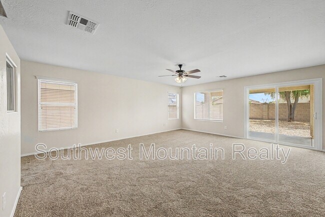 Building Photo - 1399 E Saguaro Trail