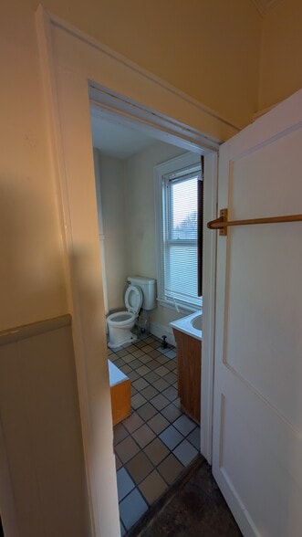 Building Photo - 65 Main St