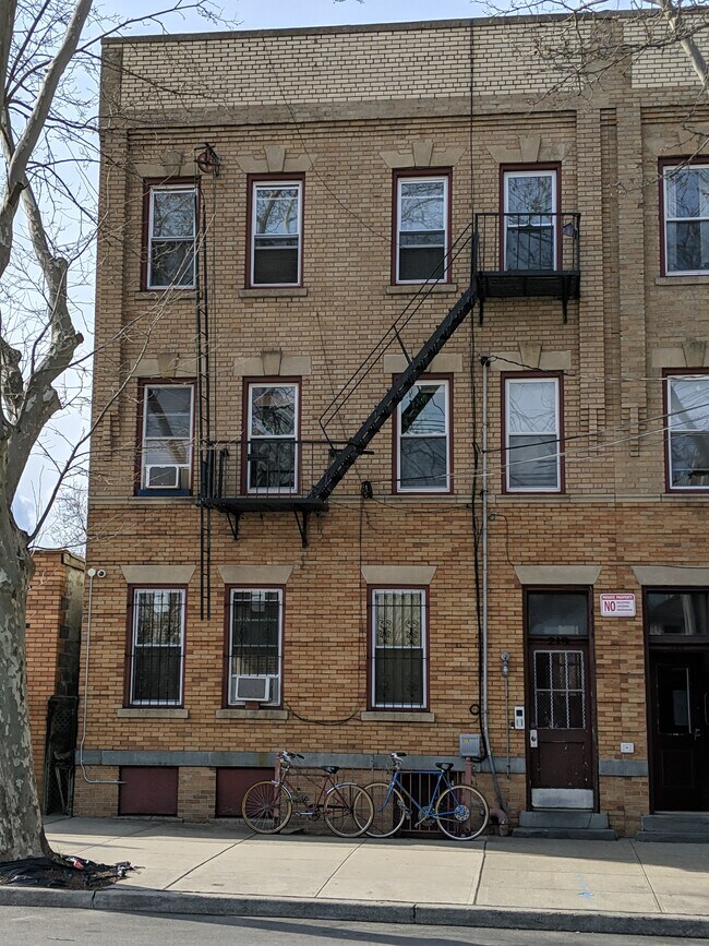 Building Photo - 219 Pacific Ave