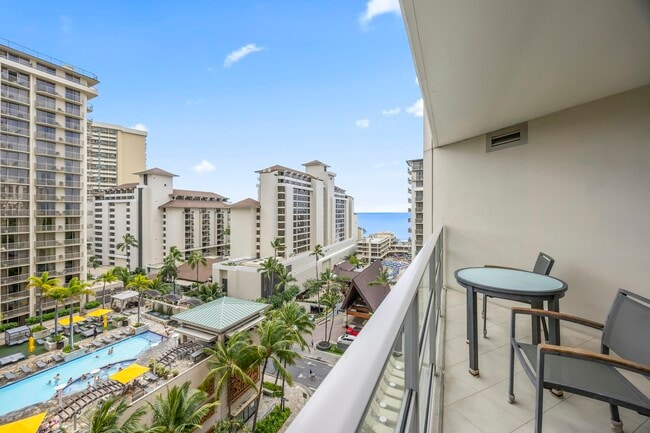 Building Photo - 223 Saratoga Rd